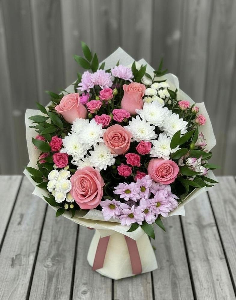 Букет цветов из: Альстромерии, Гвоздики, Розы и Хризантемы в Кудепста