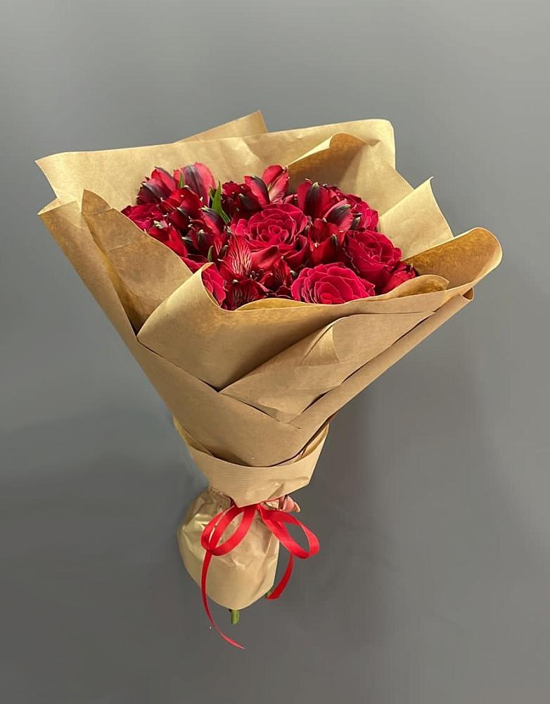 Букет цветов из: Альстромерии и Розы в Кудепста