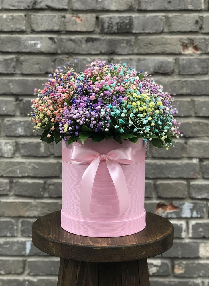 Цветочная композиция из Гипсофила и Розы в шляпной коробке в Кудепста
