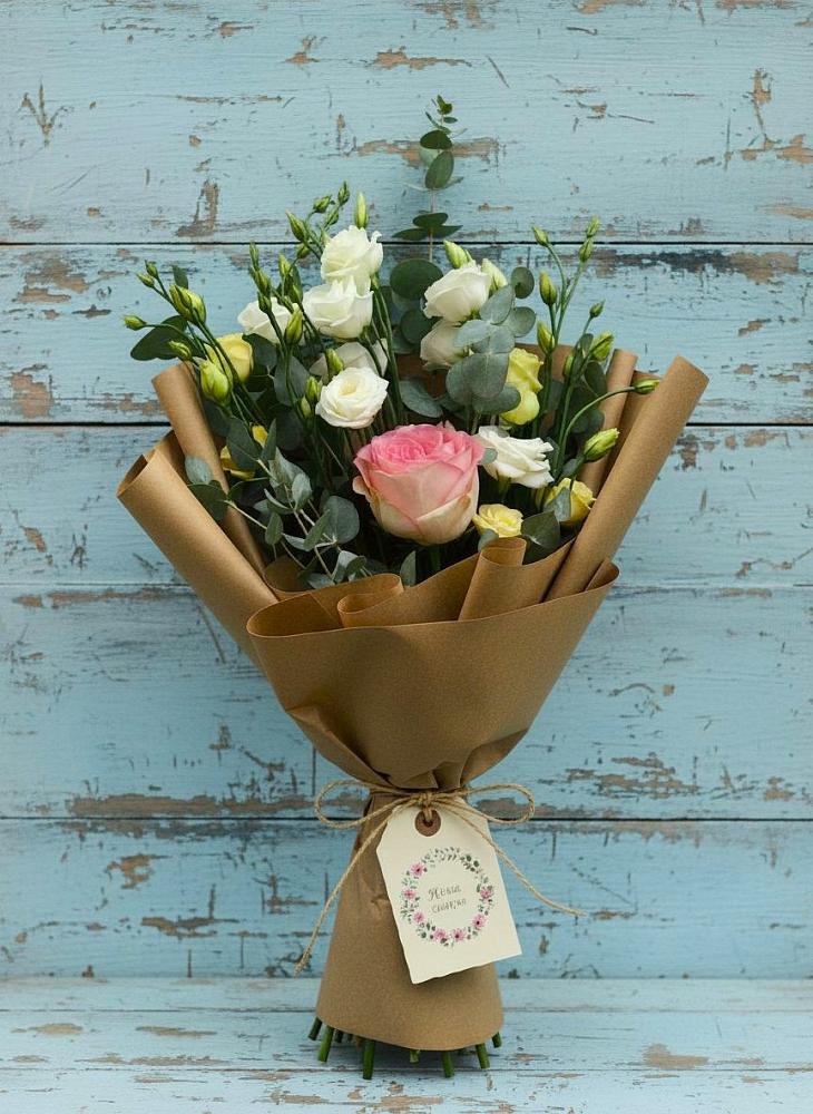 Букет цветов из: Розы и Лизиантусы в Кудепста