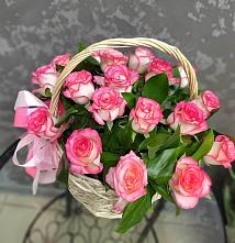 Цветочная композиция из Розы в корзине в Кудепста