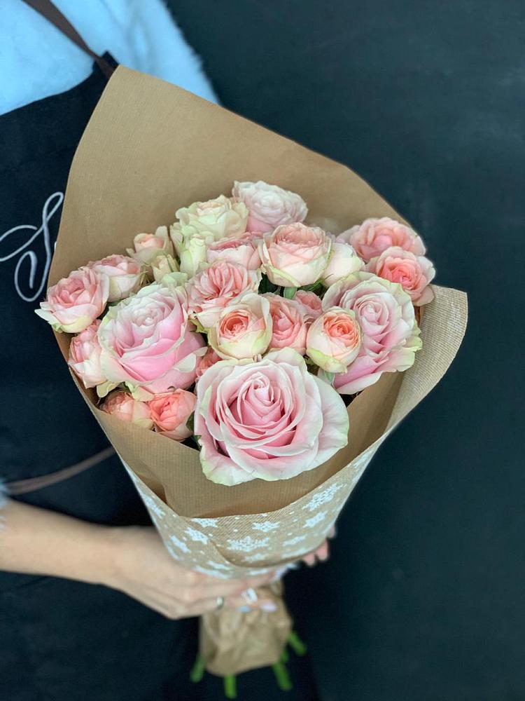 Букет цветов из: Хризантемы и Розы в Кудепста