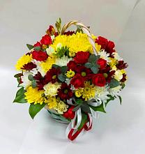 Цветочная композиция из Хризантемы и Розы в корзине в Кудепста