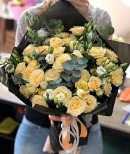 Букет птица счастья в Кудепста Букет цветов из: Розы и Лизиантусы в Кудепста