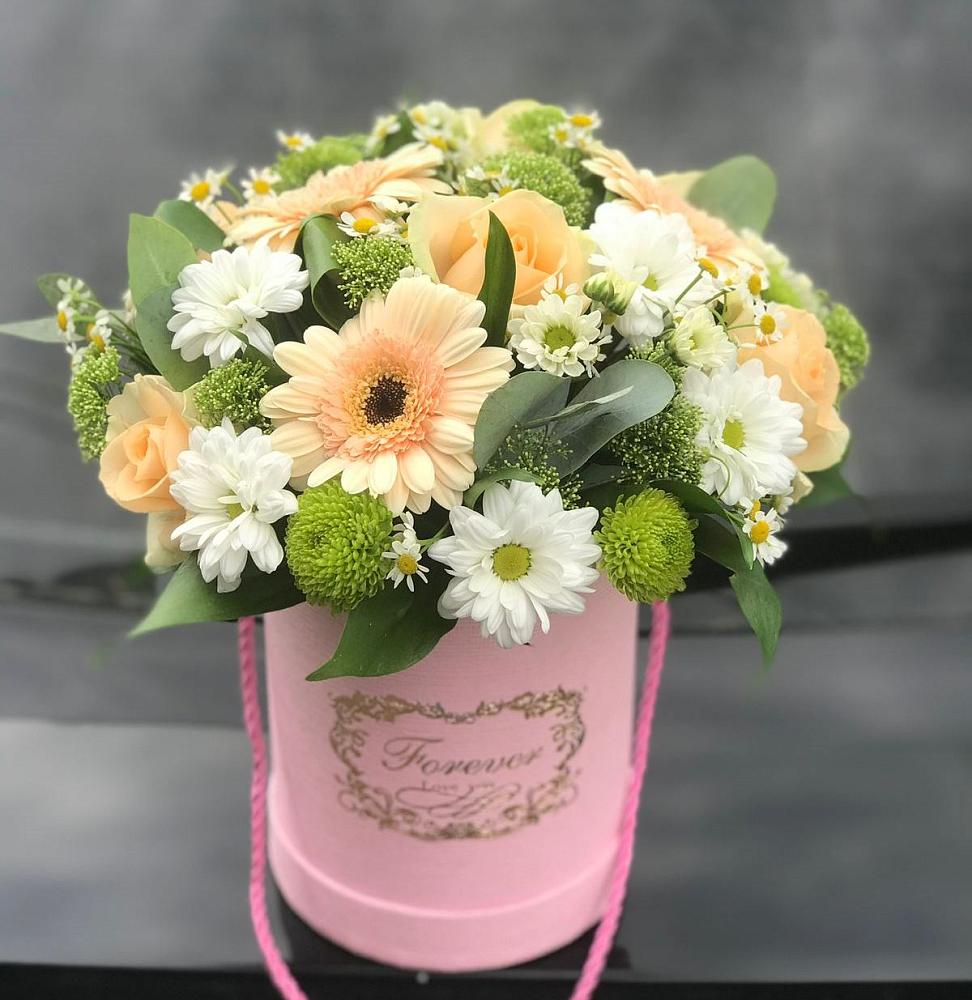 Цветочная композиция из Розы, Герберы и Хризантемы в шляпной коробке в Кудепста