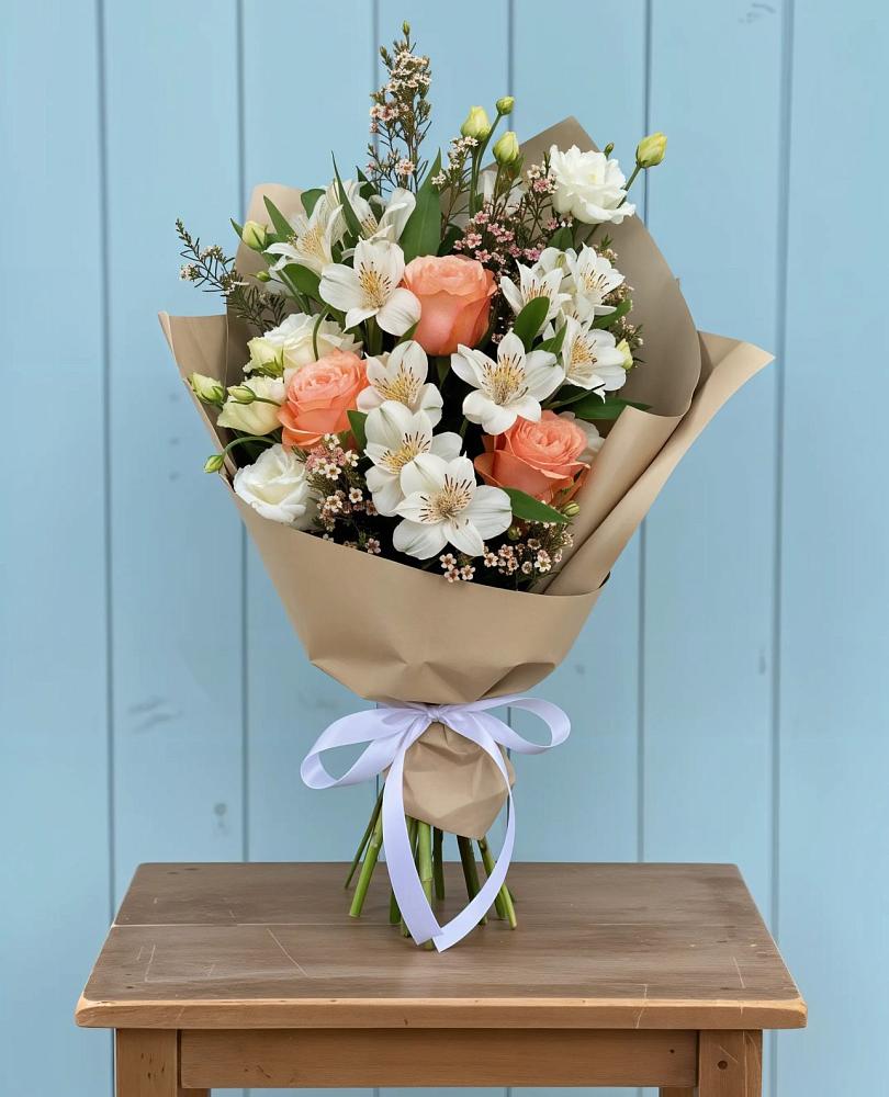 Букет цветов из: Альстромерии, Лизиантусы, Розы и Хризантемы в Кудепста