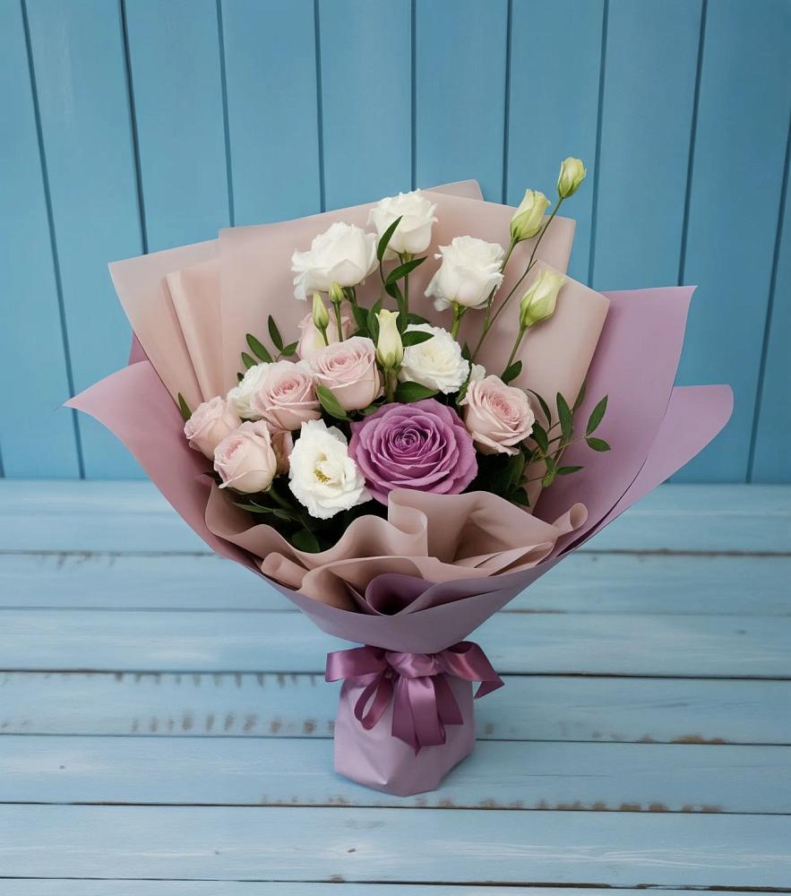 Букет цветов из: Розы и Лизиантусы в Кудепста